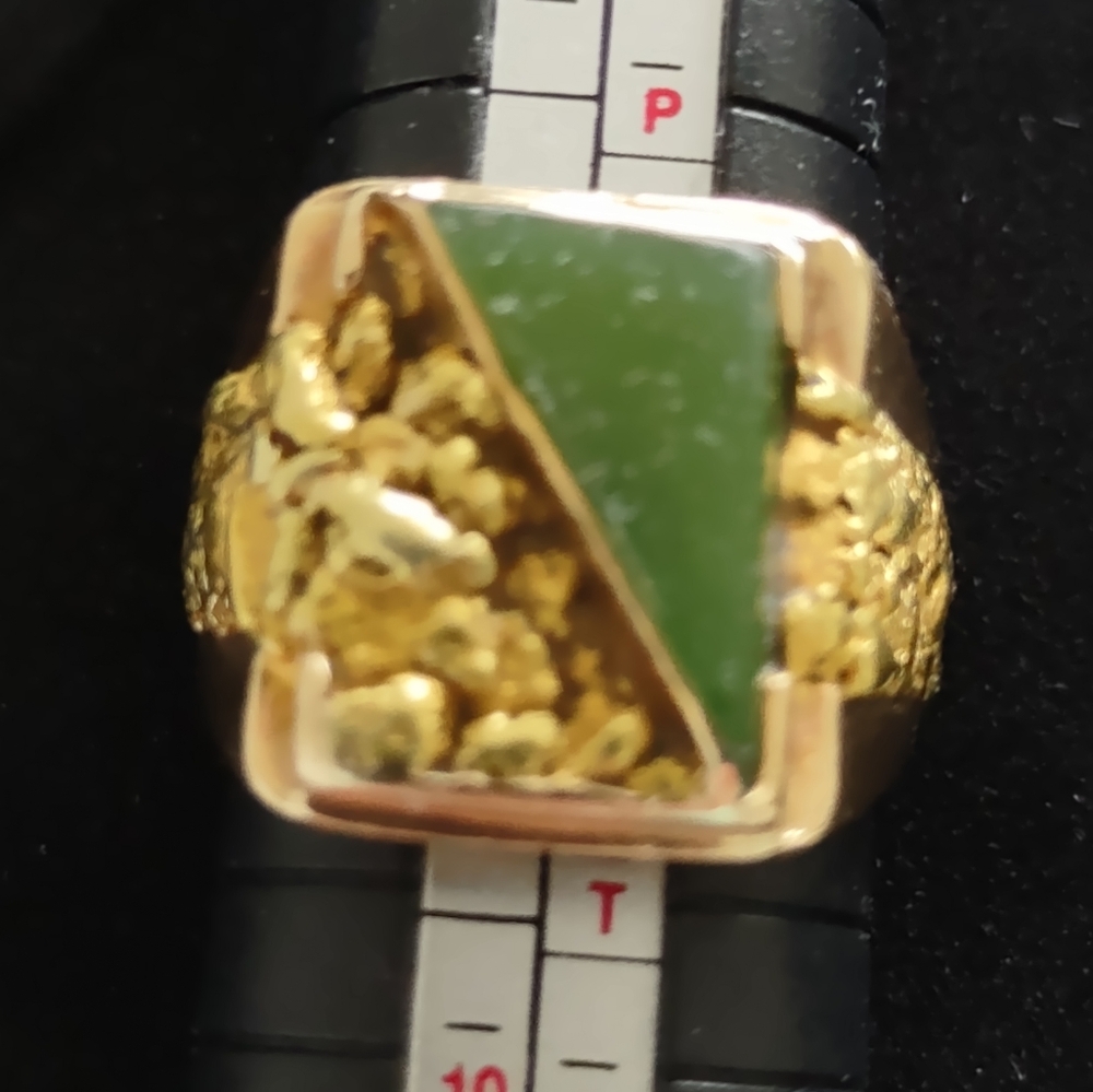 Vintage gold nugget and emerald ring